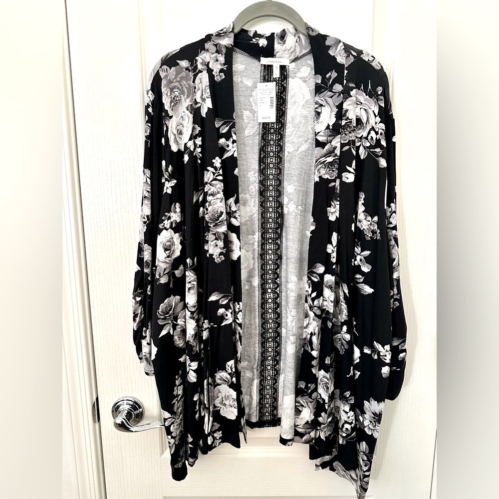 🖤MAURICE’S Black & White Floral Cardigan 3X NWT - Picture 2 of 12